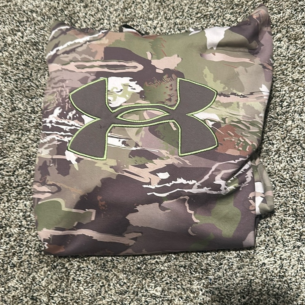 Men’s under armor hoodie